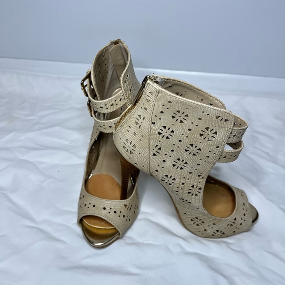 Call It Spring Pip-toe booties size 8 - Picture 4 of 5